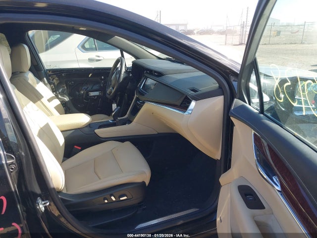 2017 CADILLAC XT5 1GYKNDRS0HZ105418 Photo 4