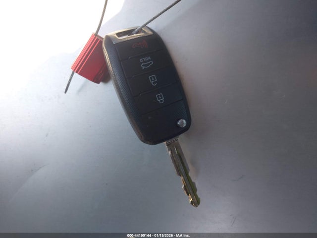 KNAFX4A6XG5587740 KIA FORTE LX