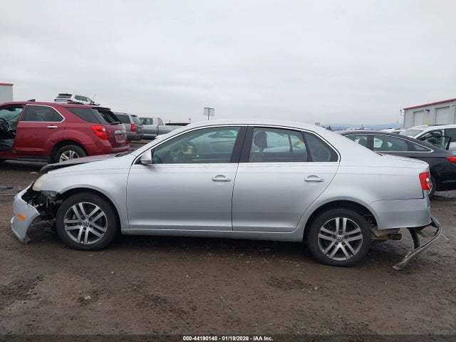 Продажа на аукционе авто 2006 Volkswagen Jetta 2.5, vin: 3VWRG71K86M689414, номер лота: 44190148