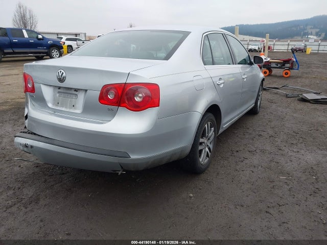 Продажа на аукционе авто 2006 Volkswagen Jetta 2.5, vin: 3VWRG71K86M689414, номер лота: 44190148