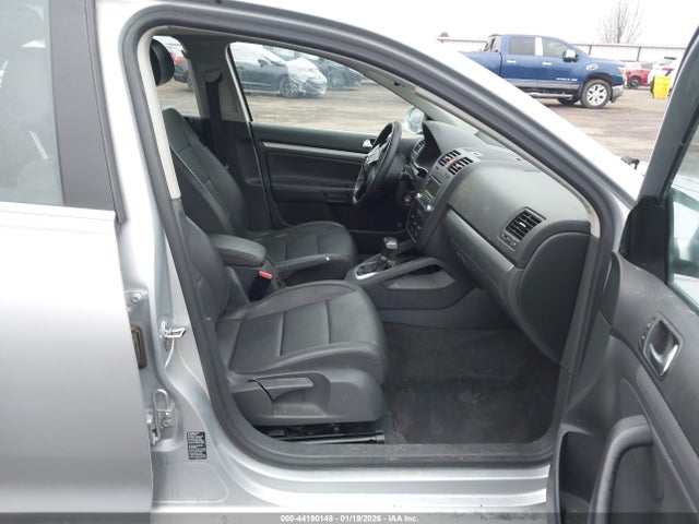 Продажа на аукционе авто 2006 Volkswagen Jetta 2.5, vin: 3VWRG71K86M689414, номер лота: 44190148
