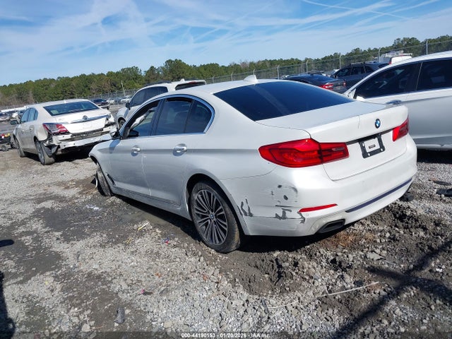 2018 BMW 540I WBAJE5C58JWA92578 Photo 2