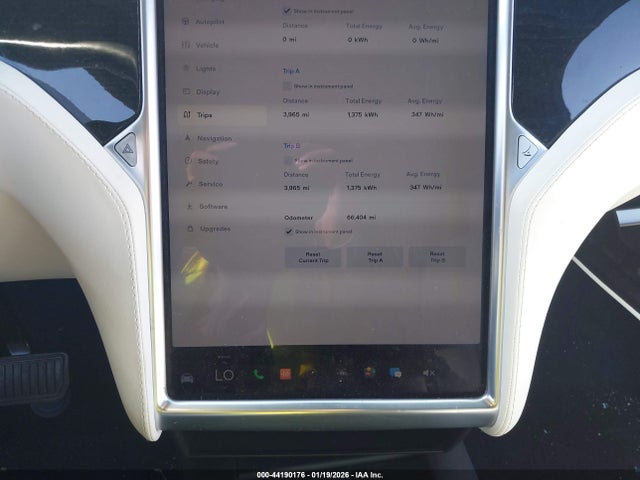 2017 Tesla Model X 100d/75d/90d მანქანა იყიდება აუქციონზე, vin: 5YJXCDE25HF035573, აუქციონის ნომერი: 44190176