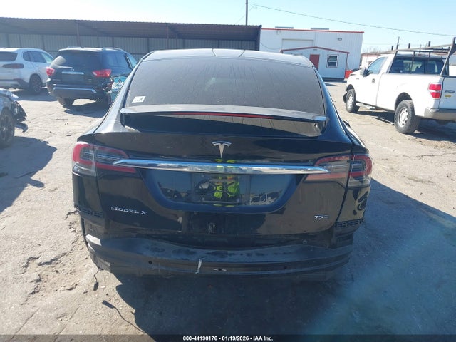 2017 Tesla Model X 100d/75d/90d მანქანა იყიდება აუქციონზე, vin: 5YJXCDE25HF035573, აუქციონის ნომერი: 44190176