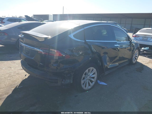 2017 Tesla Model X 100d/75d/90d მანქანა იყიდება აუქციონზე, vin: 5YJXCDE25HF035573, აუქციონის ნომერი: 44190176