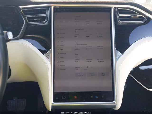 2017 Tesla Model X 100d/75d/90d მანქანა იყიდება აუქციონზე, vin: 5YJXCDE25HF035573, აუქციონის ნომერი: 44190176