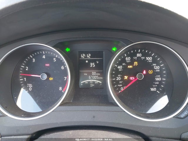3VWB67AJ5JM214565 Volkswagen Jetta 1.4t Se/1.4t Wolfsburg Edition