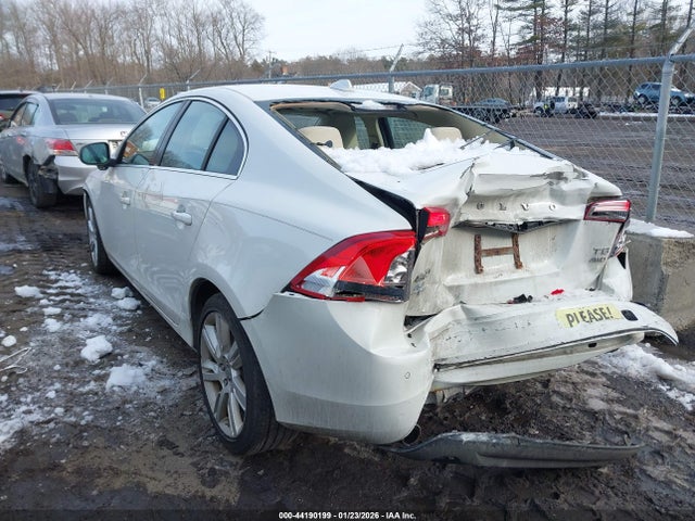 2012 VOLVO S60 YV1902FHXC2055252 Photo 2