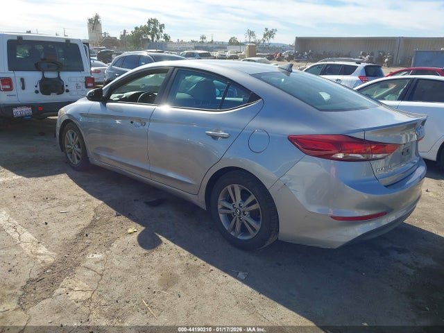 Hyundai ELANTRA SE 2017 5NPD84LF6HH098497 Image 3