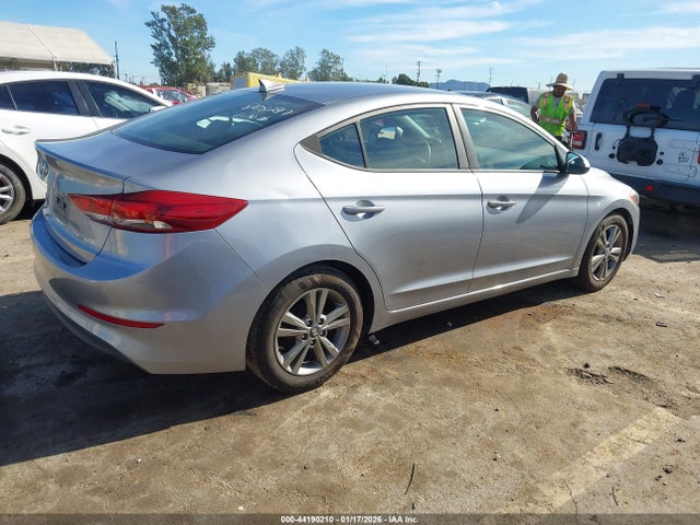 Hyundai ELANTRA SE 2017 5NPD84LF6HH098497 Image 4
