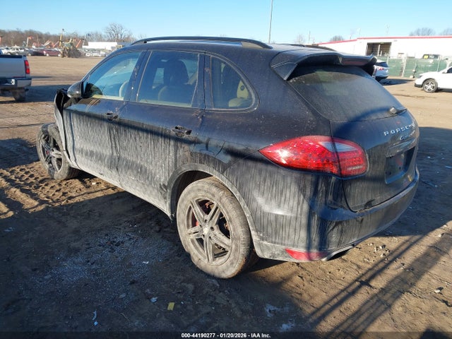2014 PORSCHE CAYENNE WP1AA2A2XELA02999 Photo 2