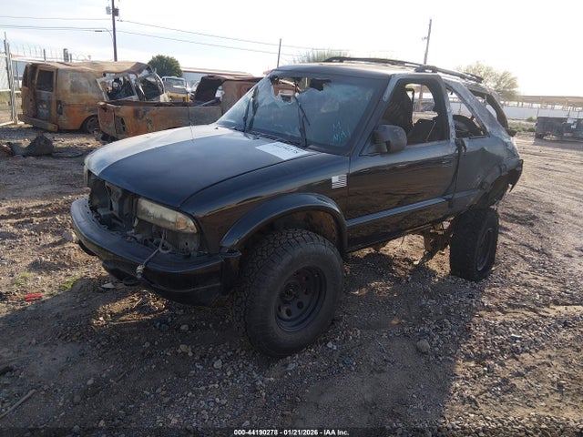 2000 CHEVROLET BLAZER 1GNCT18W9YK187037 Photo 1