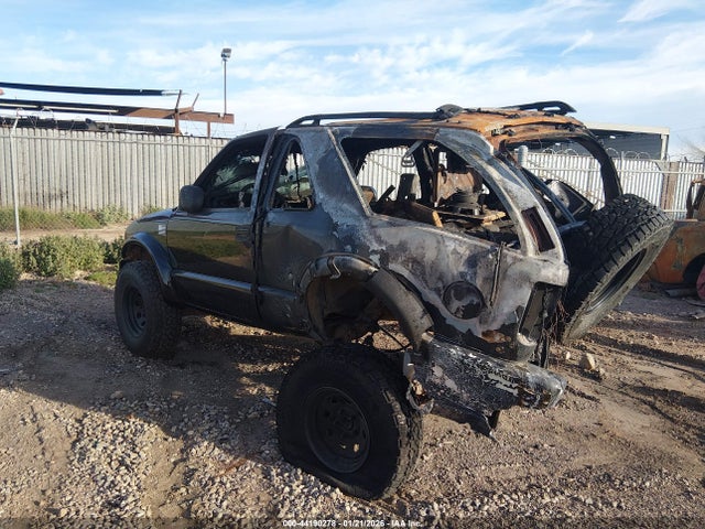 2000 CHEVROLET BLAZER 1GNCT18W9YK187037 Photo 2