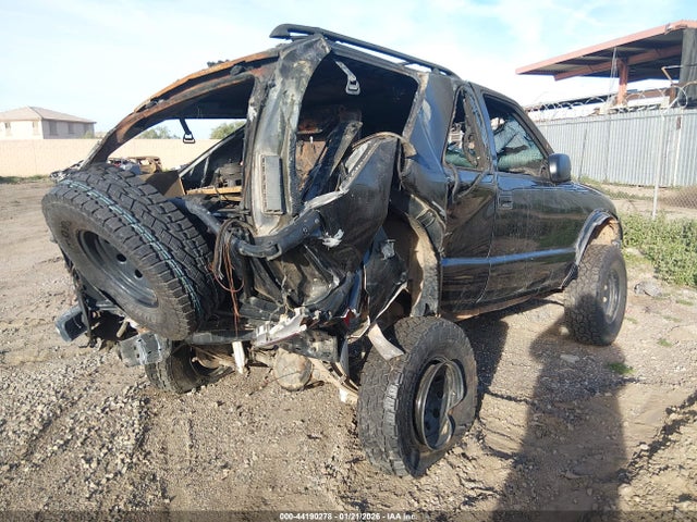 2000 CHEVROLET BLAZER 1GNCT18W9YK187037 Photo 5