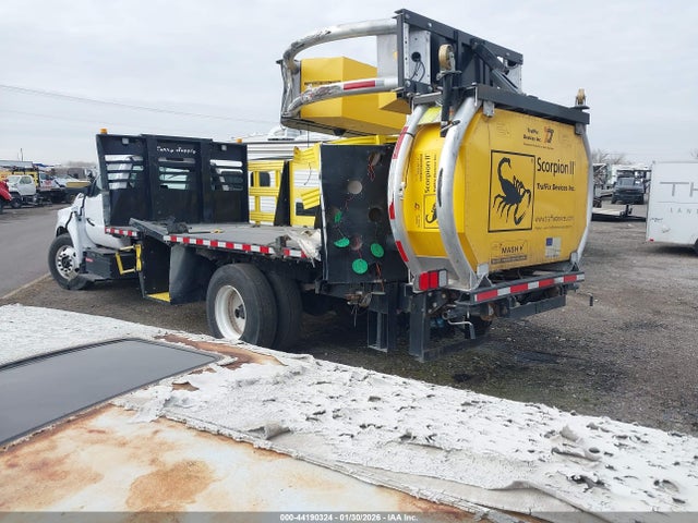 Ford F-650 Gas 2022 1FDNF6AN0NDF08062 Image 3