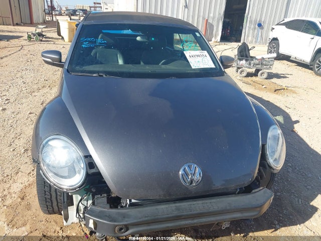 3VW517AT2EM823146 Volkswagen Beetle 1.8t