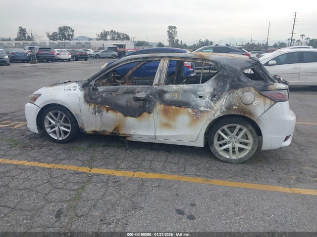 JTHKD5BH7H2288191 Lexus CT 200H