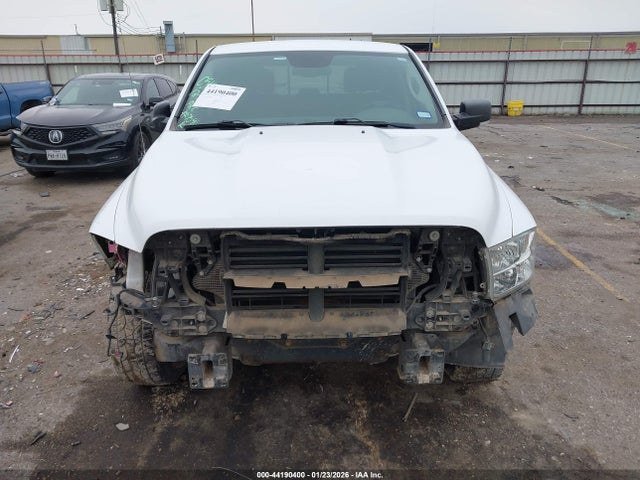 44190400 :رقم المزاد ، 1C6RR7LM1GS417590 vin ، 2016 Ram 1500 Lone Star مزاد بيع