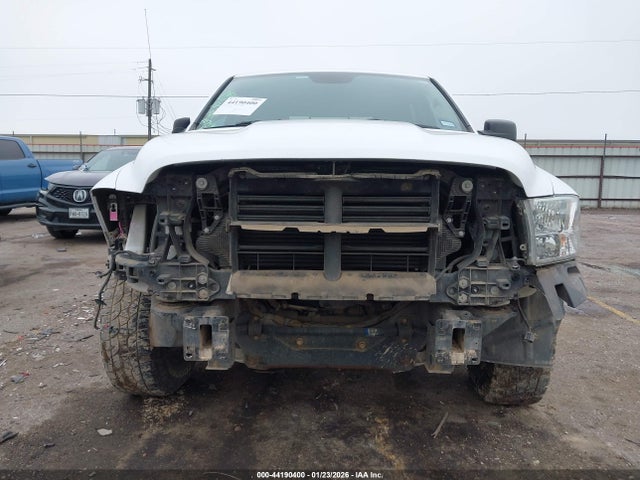 44190400 :رقم المزاد ، 1C6RR7LM1GS417590 vin ، 2016 Ram 1500 Lone Star مزاد بيع
