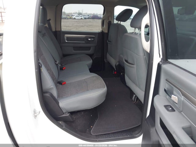 44190400 :رقم المزاد ، 1C6RR7LM1GS417590 vin ، 2016 Ram 1500 Lone Star مزاد بيع
