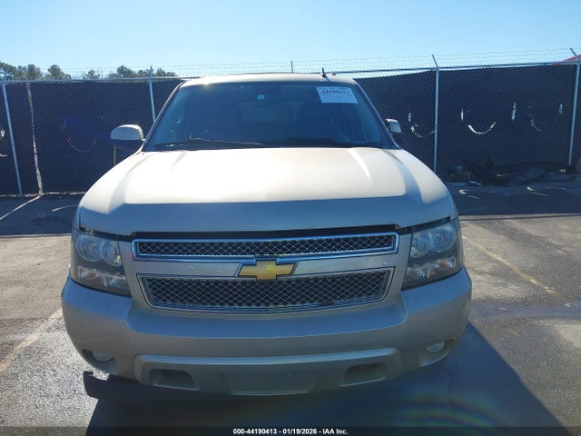 2013 Chevrolet Suburban 1500 Lt მანქანა იყიდება აუქციონზე, vin: 1GNSKJE77DR335246, აუქციონის ნომერი: 44190413