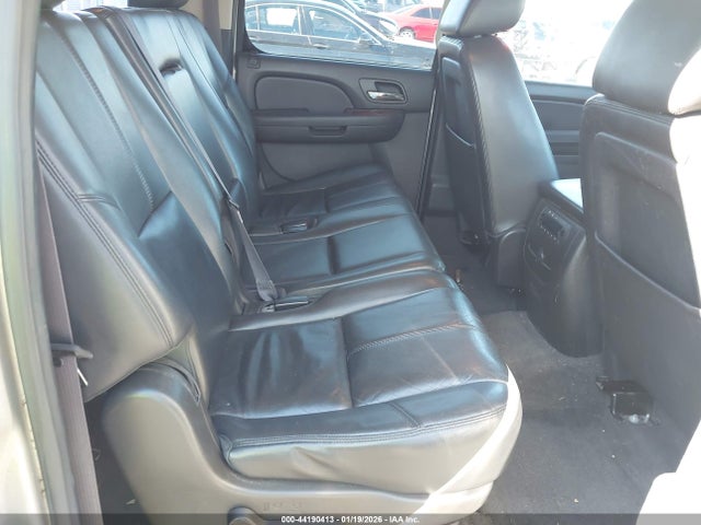 2013 Chevrolet Suburban 1500 Lt მანქანა იყიდება აუქციონზე, vin: 1GNSKJE77DR335246, აუქციონის ნომერი: 44190413
