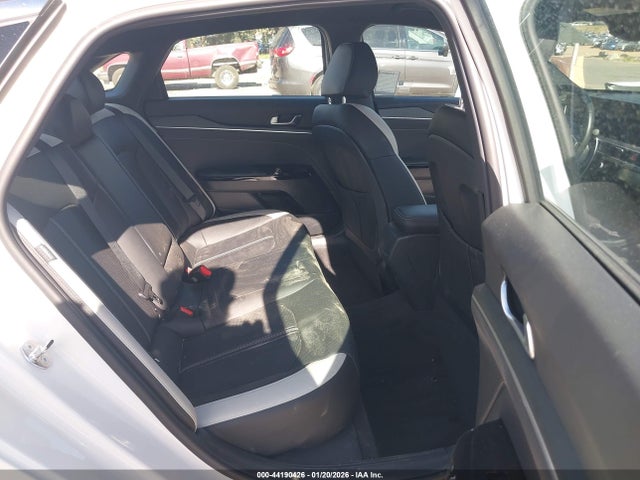 KNAG64J73S5337376 KIA K5 Gt-line