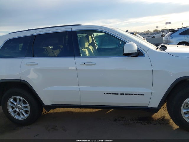 1C4RJEAG7JC300910 Jeep Grand Cherokee Laredo 4x2