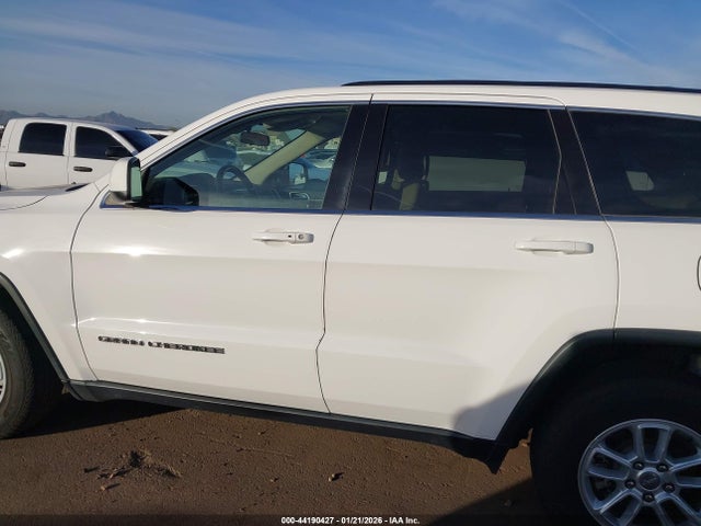 1C4RJEAG7JC300910 Jeep Grand Cherokee Laredo 4x2