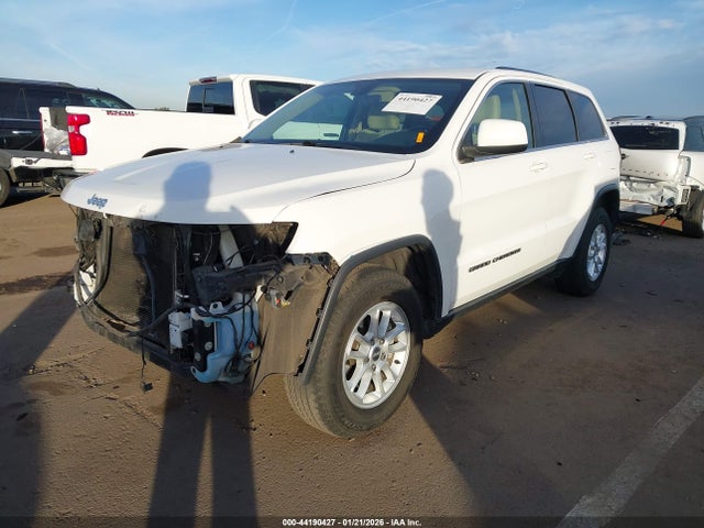 1C4RJEAG7JC300910 Jeep Grand Cherokee Laredo 4x2