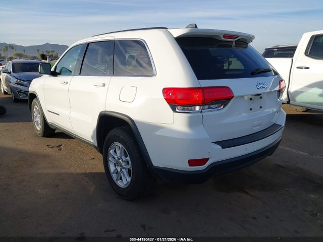 1C4RJEAG7JC300910 Jeep Grand Cherokee Laredo 4x2