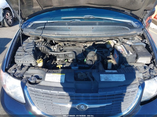 2002 CHRYSLER TOWN & COUNTRY 2C4GP44372R710785 Photo 9