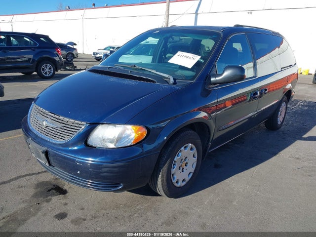 2002 CHRYSLER TOWN & COUNTRY 2C4GP44372R710785 Photo 1