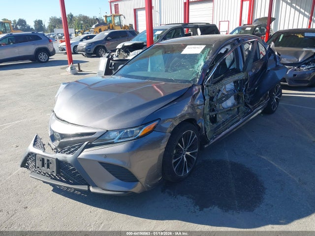 4T1B11HK6JU095803 Toyota CAMRY SE