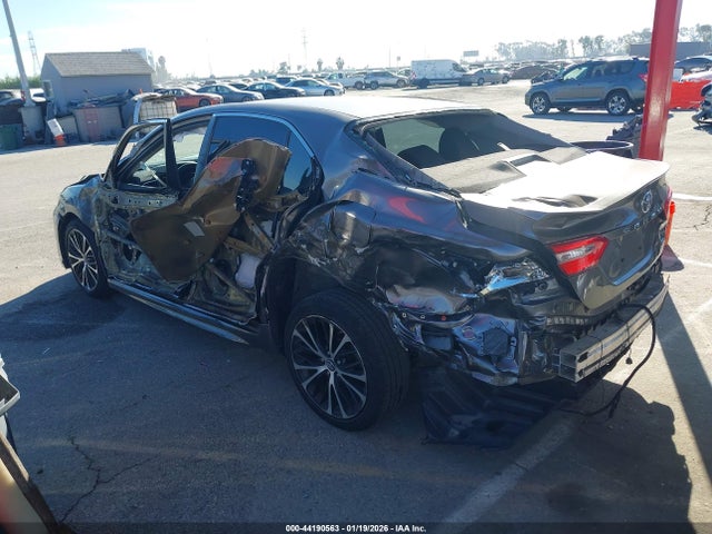 4T1B11HK6JU095803 Toyota CAMRY SE