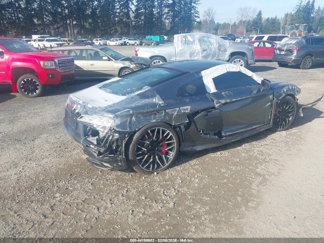 2018 AUDI R8 WUABAAFX7J7902446 Photo 3