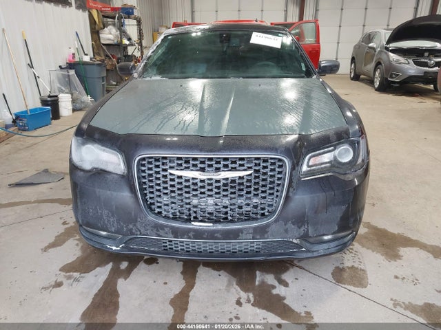 Продажа на аукционе авто 2018 Chrysler 300 S, vin: 2C3CCAGG3JH293696, номер лота: 44190641