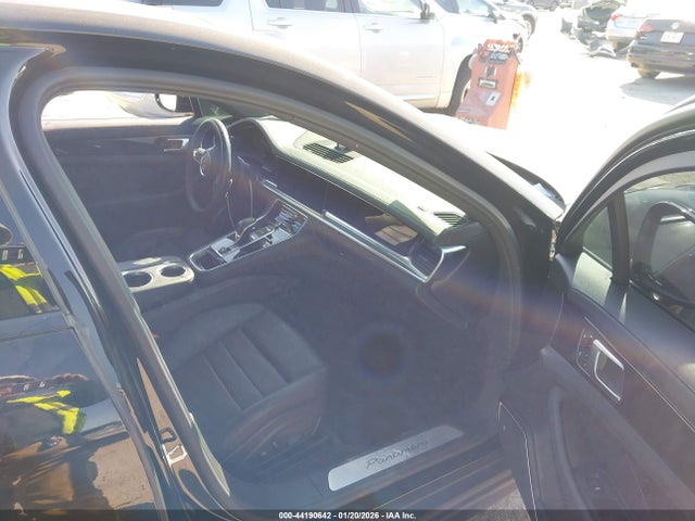 2023 PORSCHE PANAMERA WP0AJ2A75PL100404 Photo 4