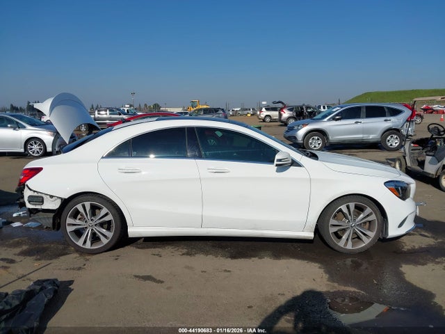 Mercedes-Benz CLA 250 2019 WDDSJ4EB0KN737279 Image 14