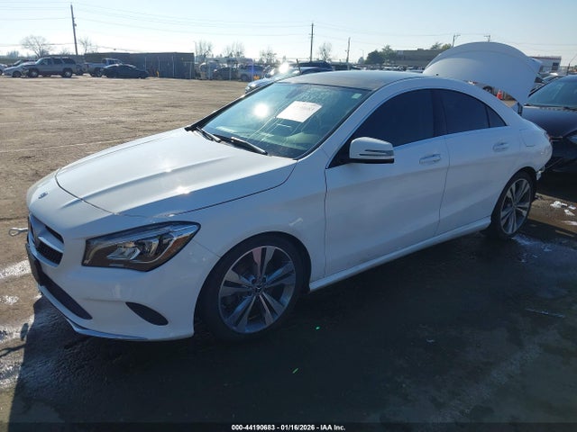 Mercedes-Benz CLA 250 2019 WDDSJ4EB0KN737279 Image 2
