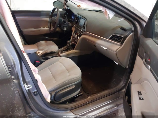 5NPD84LF9KH479087 Hyundai ELANTRA SEL