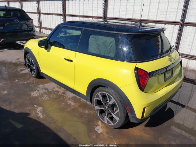 2025 MINI HARDTOP WMW23GD01S2W30469 Photo 2