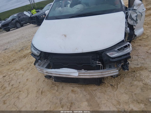 44190720 :رقم المزاد ، 2C4RC1BG7NR170982 vin ، 2022 Chrysler Pacifica Touring L مزاد بيع
