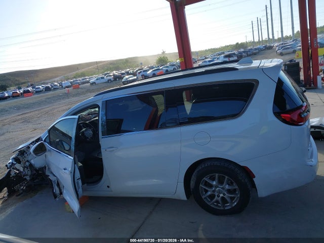 44190720 :رقم المزاد ، 2C4RC1BG7NR170982 vin ، 2022 Chrysler Pacifica Touring L مزاد بيع