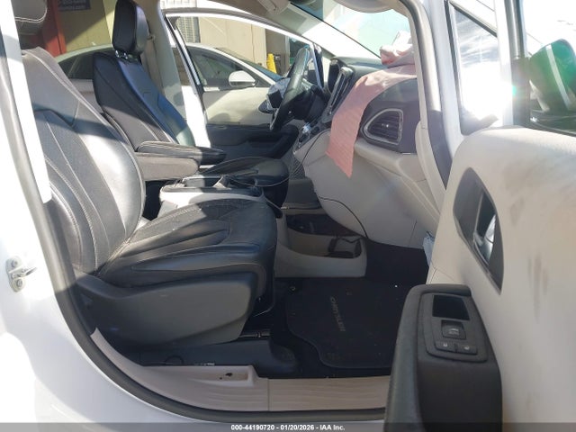 44190720 :رقم المزاد ، 2C4RC1BG7NR170982 vin ، 2022 Chrysler Pacifica Touring L مزاد بيع