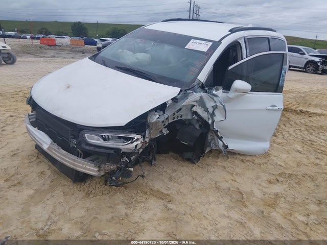 44190720 :رقم المزاد ، 2C4RC1BG7NR170982 vin ، 2022 Chrysler Pacifica Touring L مزاد بيع