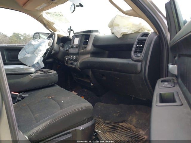 Продажа на аукционе авто 2019 Ram 2500 Tradesman  4x4 6'4 Box, vin: 3C6UR5CJ0KG691030, номер лота: 44190722