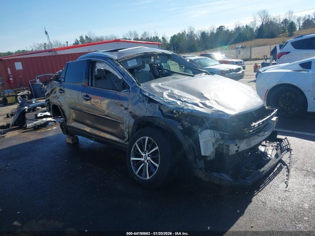 Toyota Highlander Xle 2018 5TDKZRFH7JS265982 zdjęcie główne