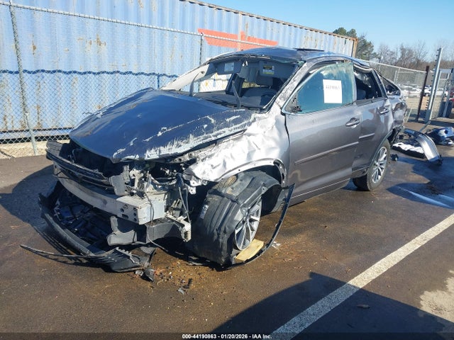 Toyota Highlander Xle 2018 5TDKZRFH7JS265982 Image 2