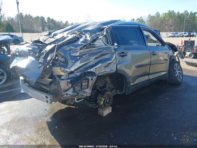 Toyota Highlander Xle 2018 5TDKZRFH7JS265982 Image 4